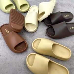 YEEZY SLIDES - Image 17