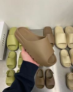 YEEZY SLIDES