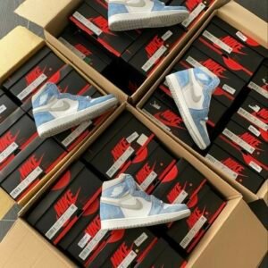 Authentic Nike sneakers pallets - Image 7